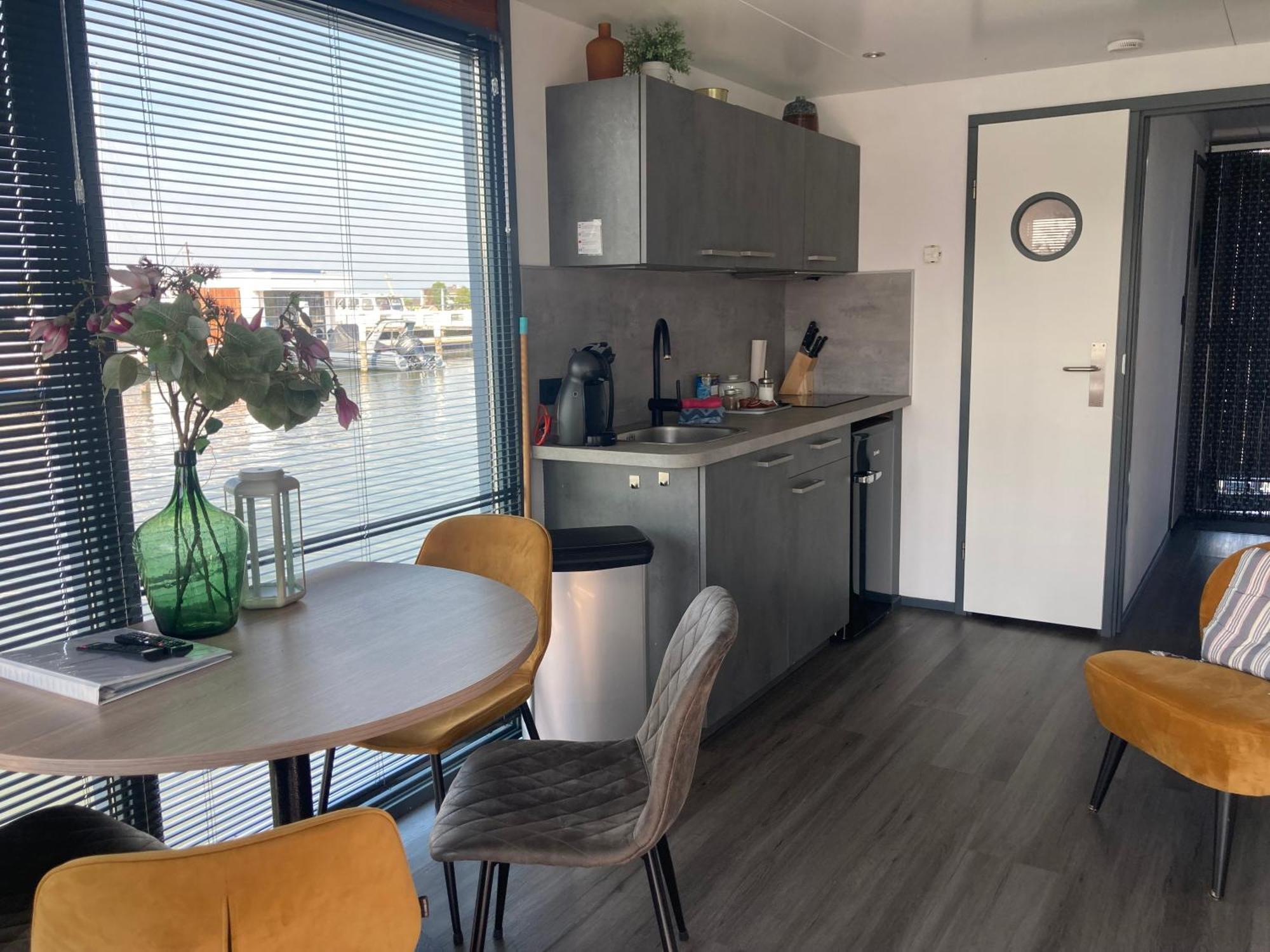 Houseboat De Amstel Hotel Monnickendam Luaran gambar